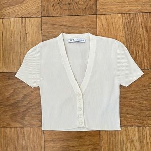 Zara Cropped V-neck Button-down Top